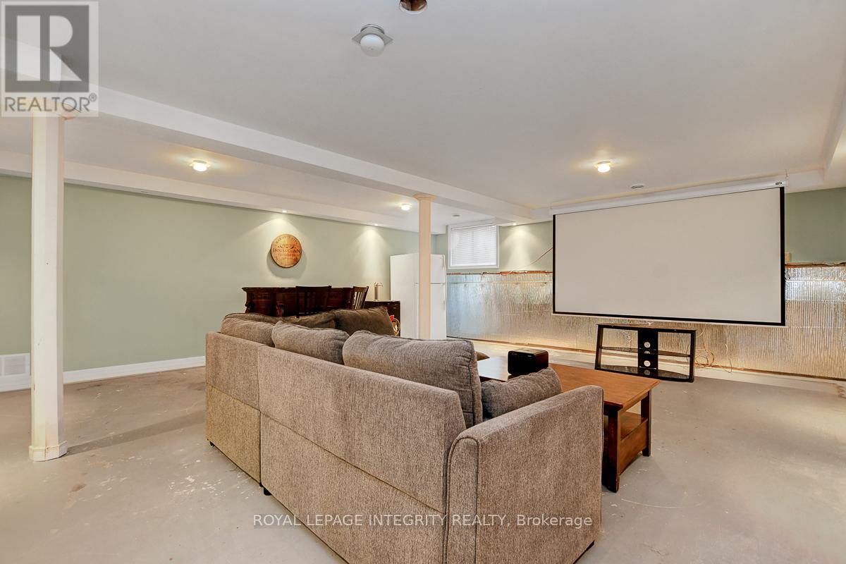 34 BENNETT STREET - 30