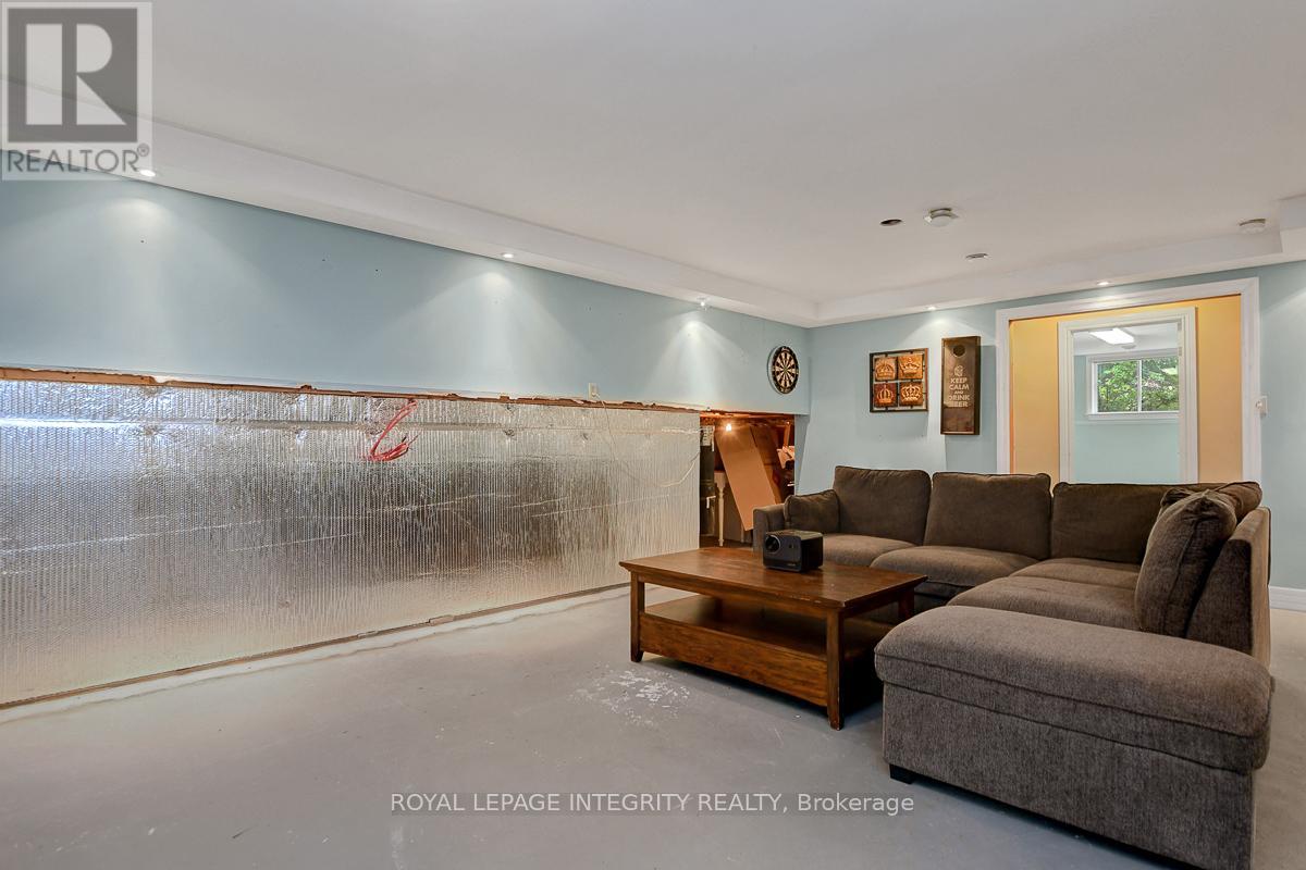 34 BENNETT STREET - 32