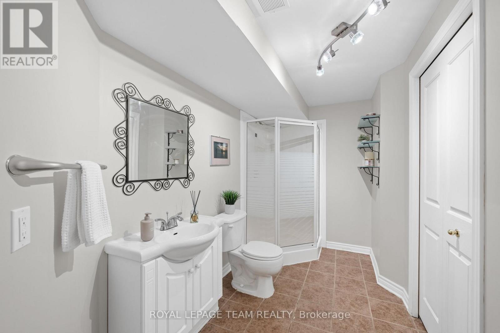 5440 WADELL COURT - 39