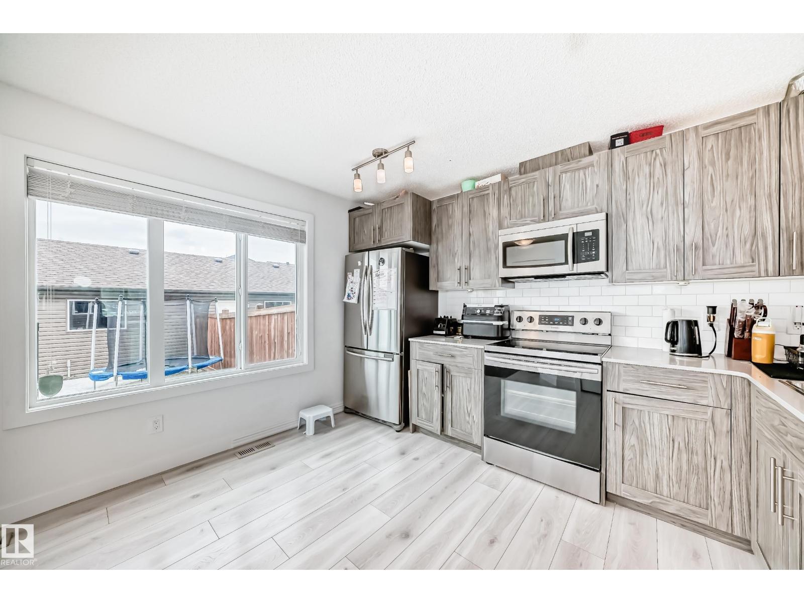 374 CRYSTALLINA NERA DR NW, Edmonton