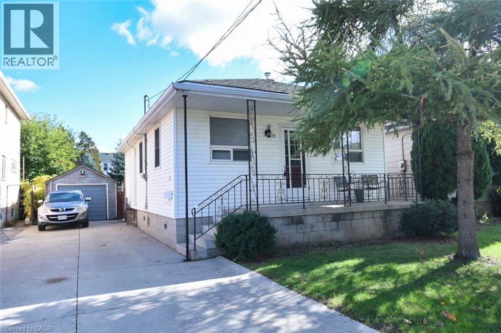 17 CRAIGROYSTON ROAD - 1