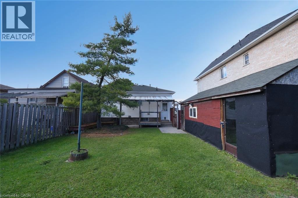 17 CRAIGROYSTON ROAD - 28
