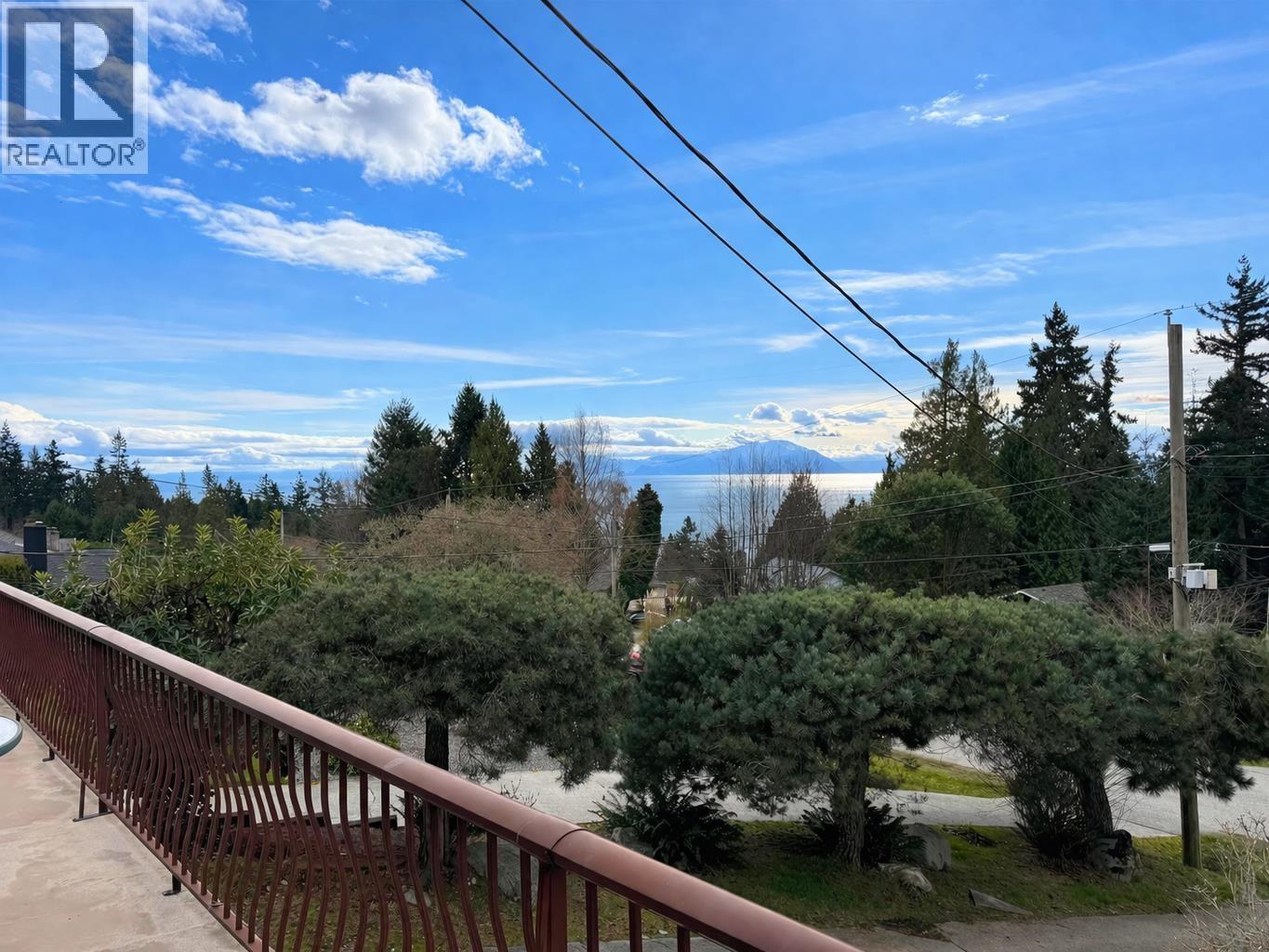 4934 GEER ROAD, Sechelt