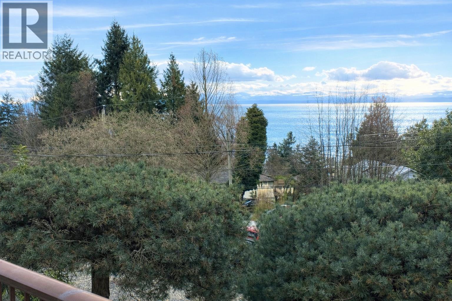 4934 GEER ROAD, Sechelt