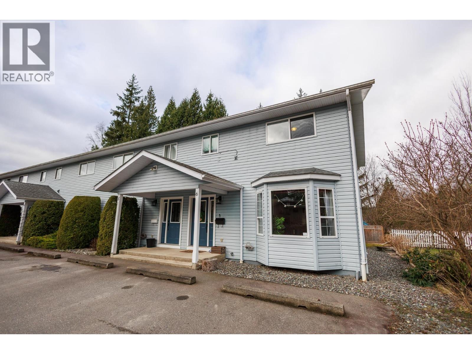 #6-5108 MEDEEK Avenue, Terrace