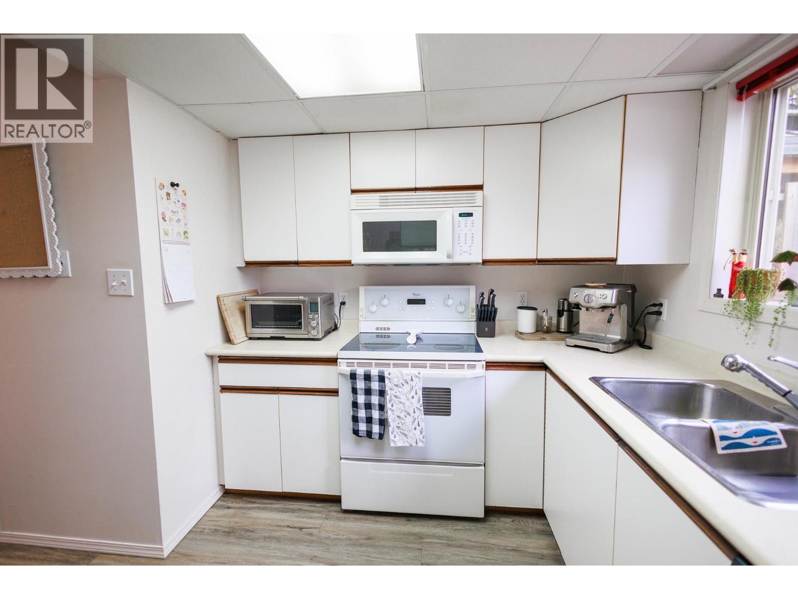 #6-5108 MEDEEK Avenue, Terrace