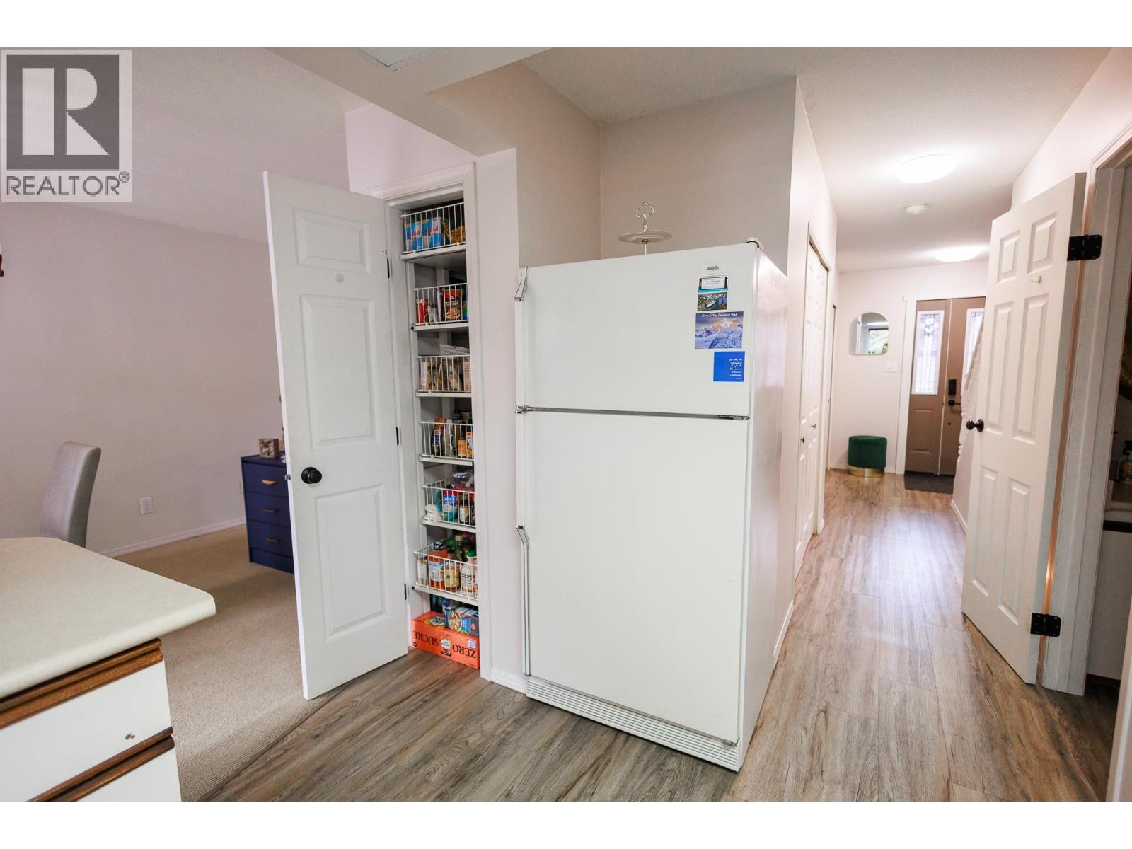 #6-5108 MEDEEK Avenue, Terrace