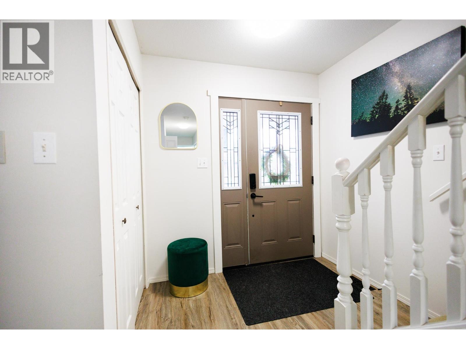 #6-5108 MEDEEK Avenue, Terrace