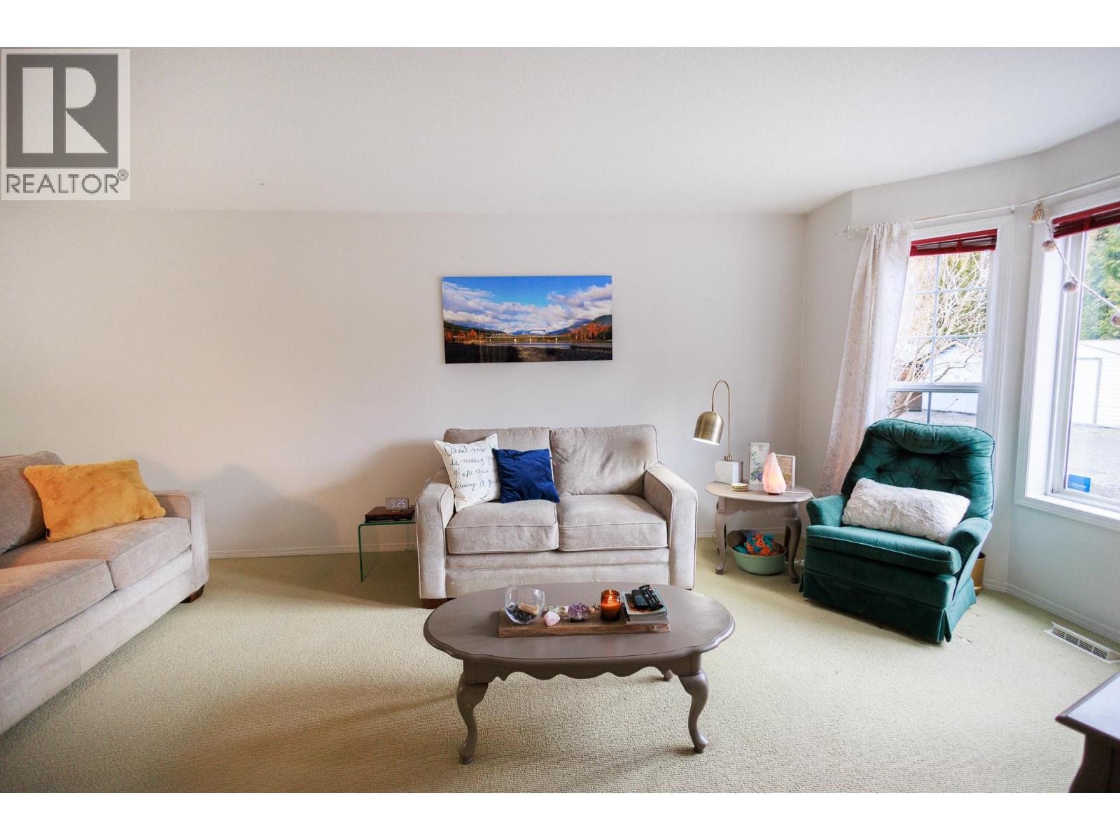 #6-5108 MEDEEK Avenue, Terrace