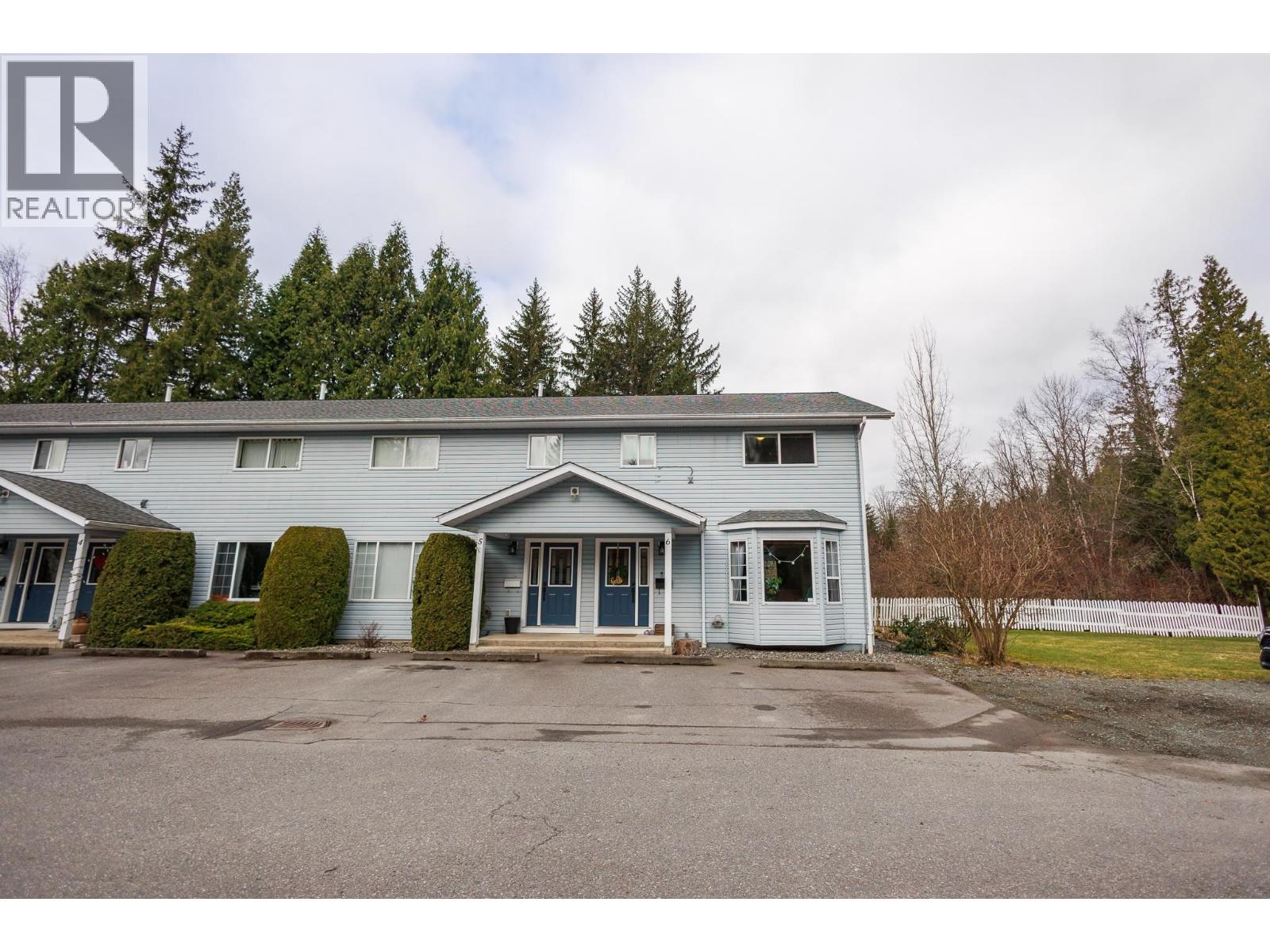 #6-5108 MEDEEK Avenue, Terrace