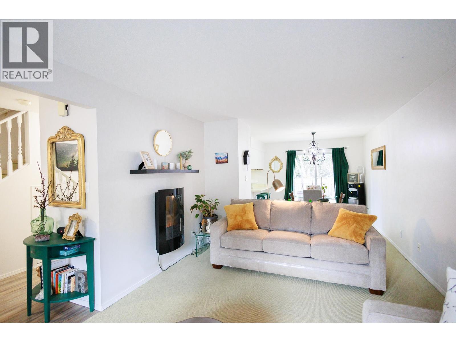 #6-5108 MEDEEK Avenue, Terrace