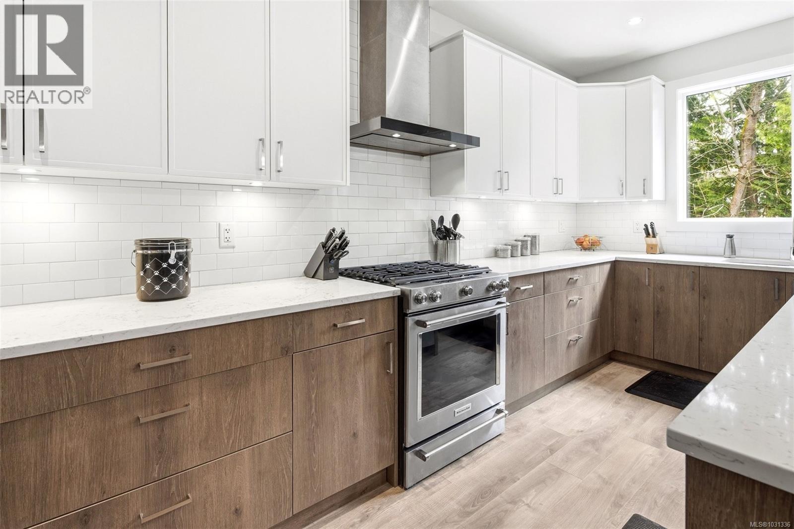 3520 PAPERBARK CRES - 12