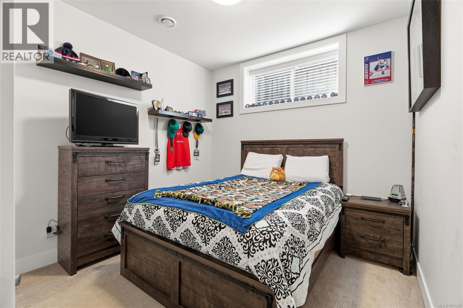 3520 PAPERBARK CRES - 35