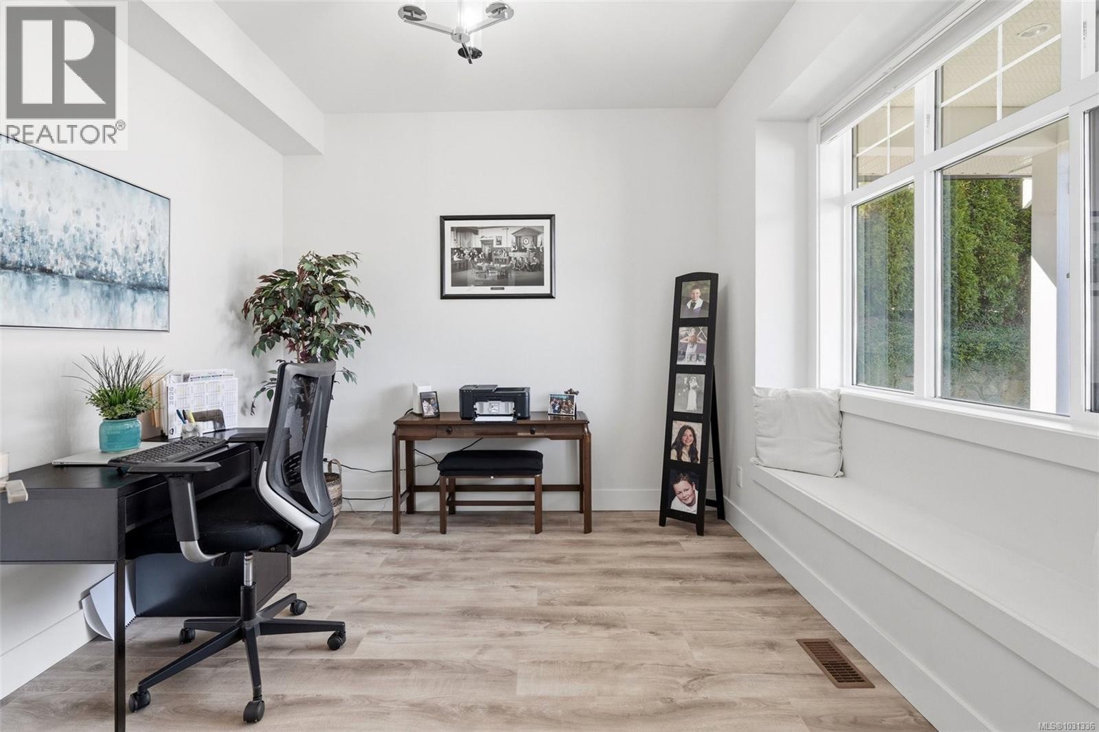 3520 PAPERBARK CRES - 7