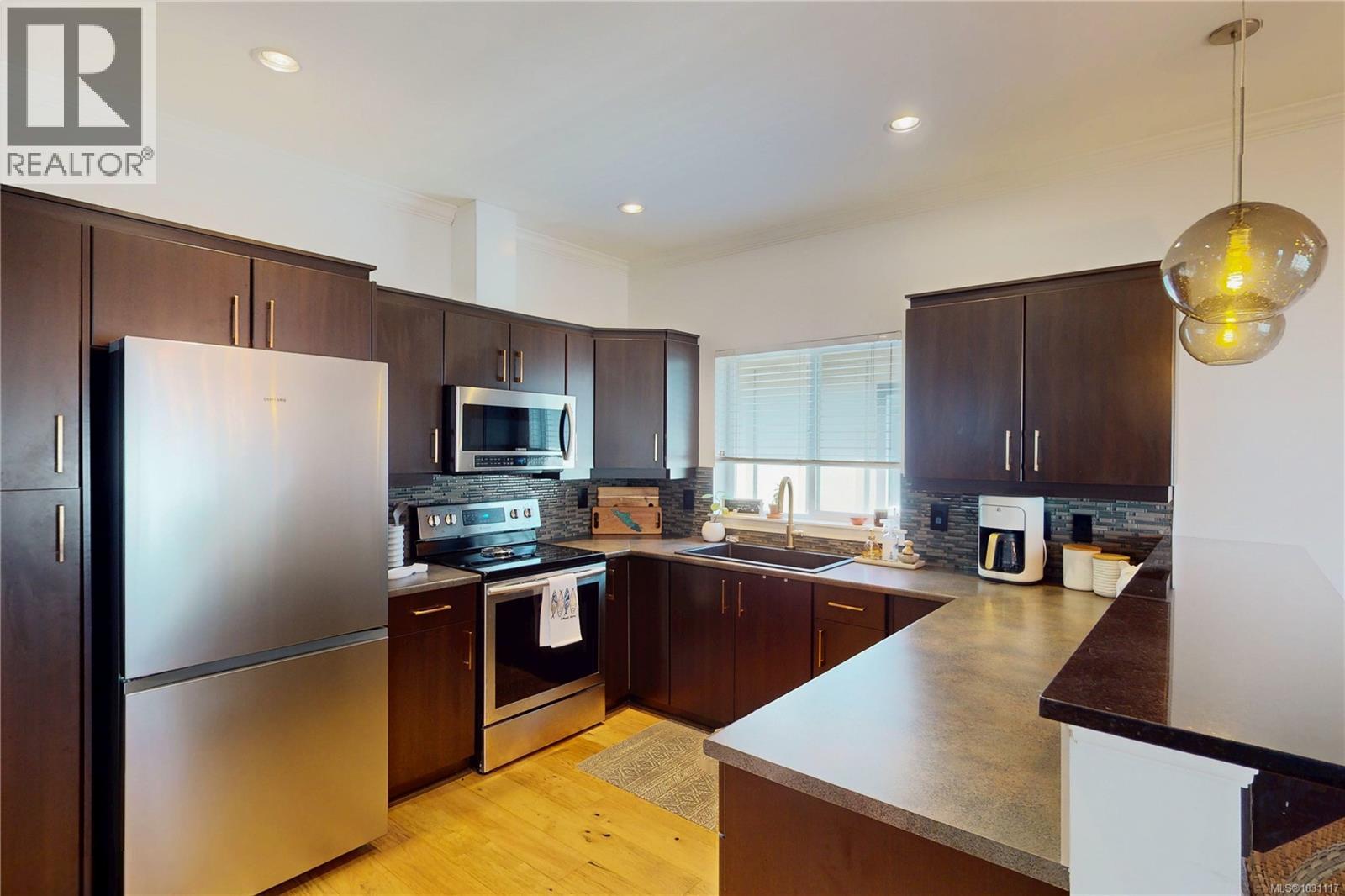 1226 Parkdale Creek Gdns, Langford