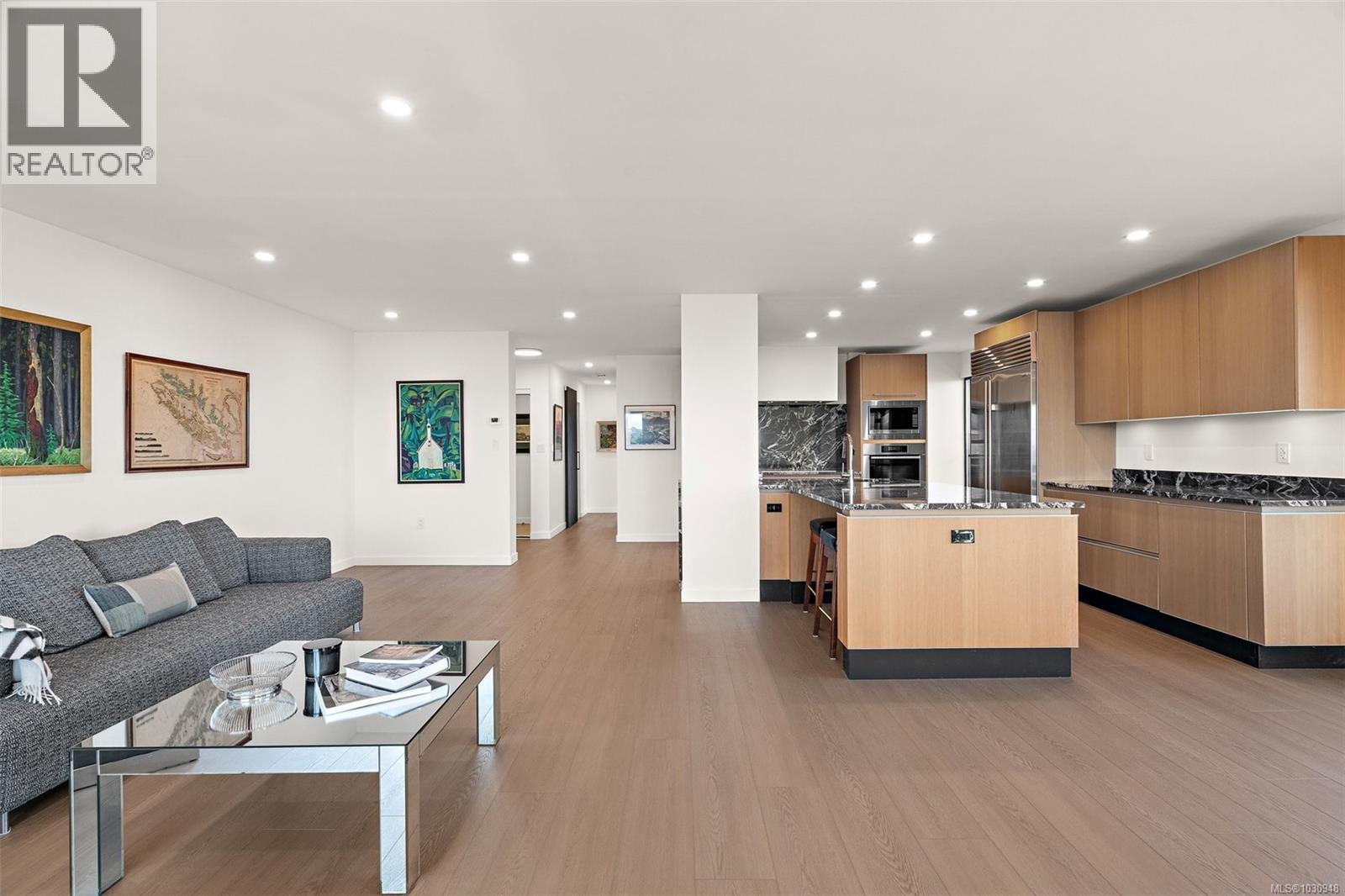 #PH1 103 GORGE RD E - 20