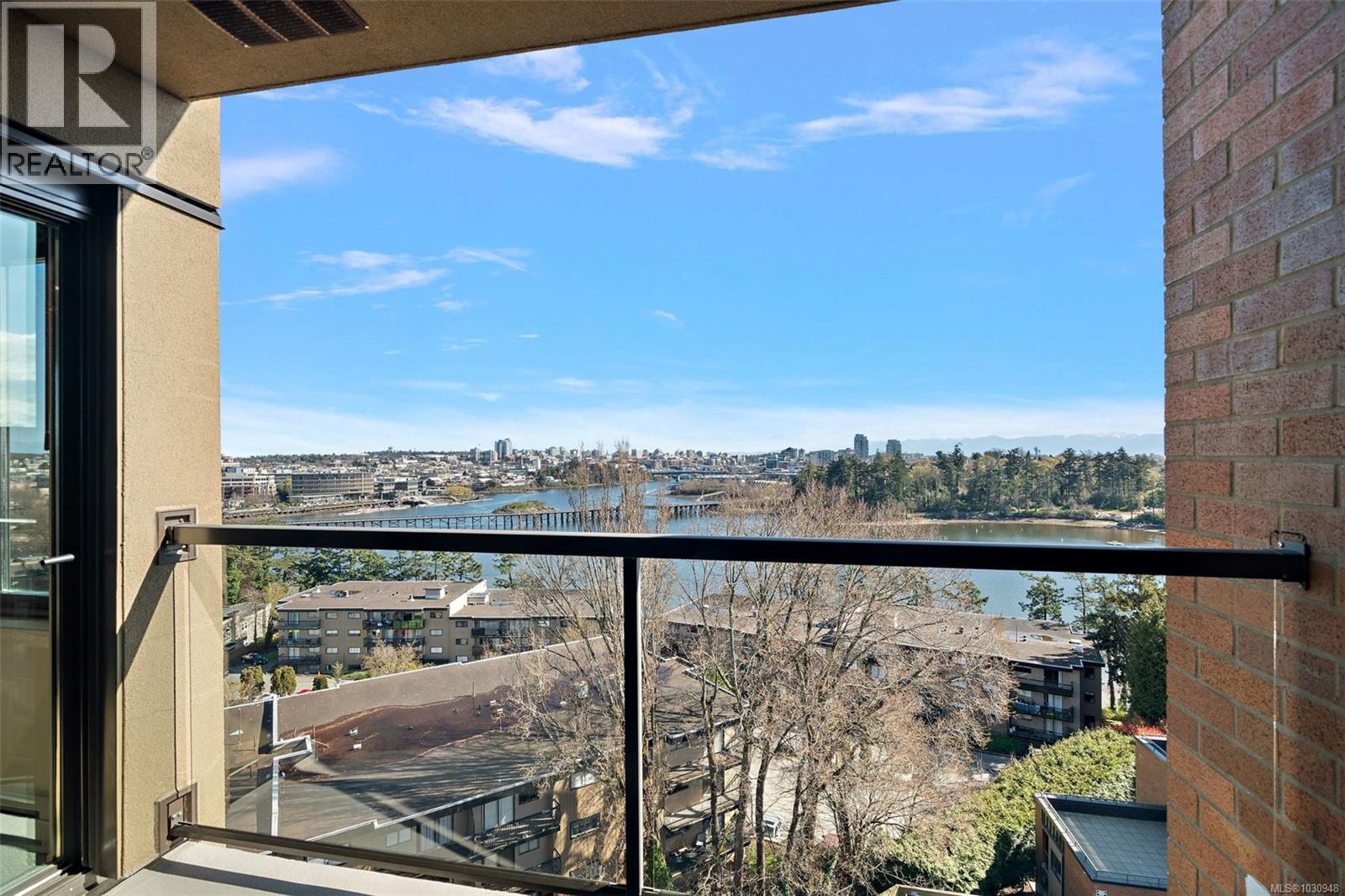 #PH1 103 GORGE RD E - 36