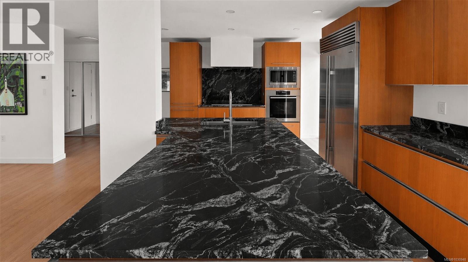 #PH1 103 GORGE RD E - 8