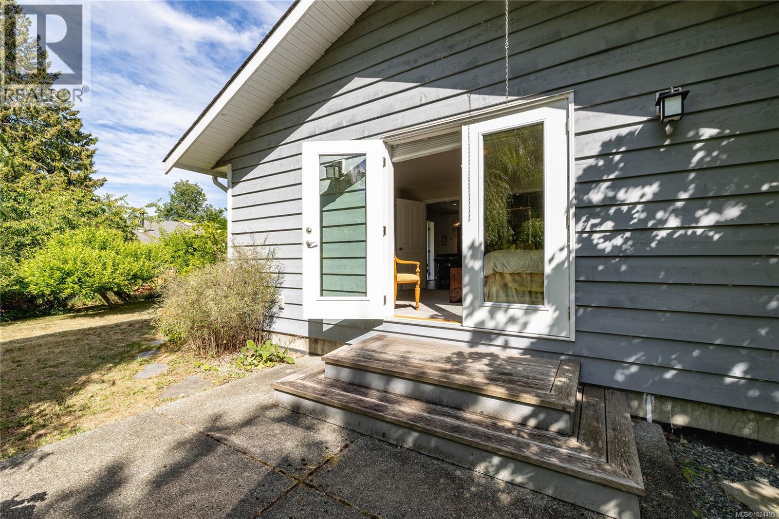 226 MALIVIEW DR - 16