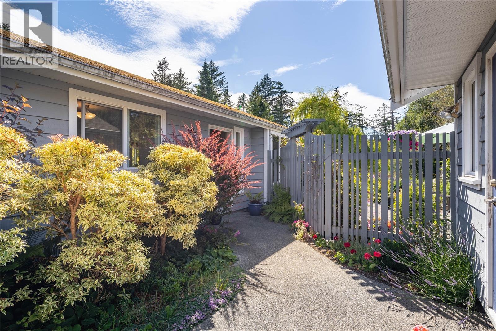 226 MALIVIEW DR - 24