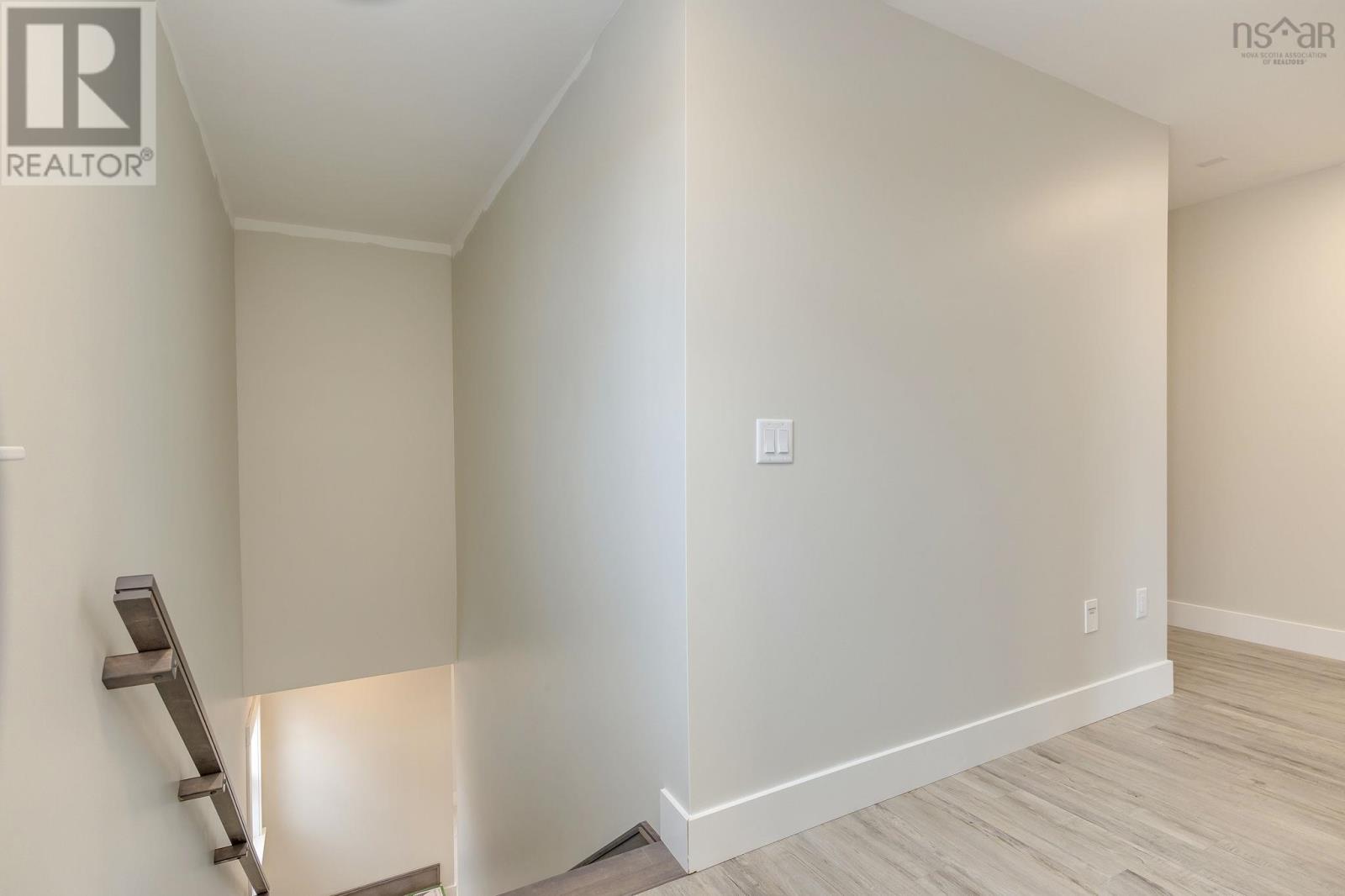 Property 21 of 47 of 2039 119 Flatrock Crescent