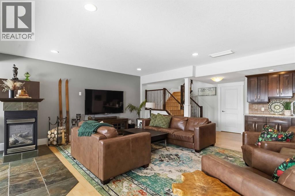 240 Lindstrom Crescent, Fort McMurray