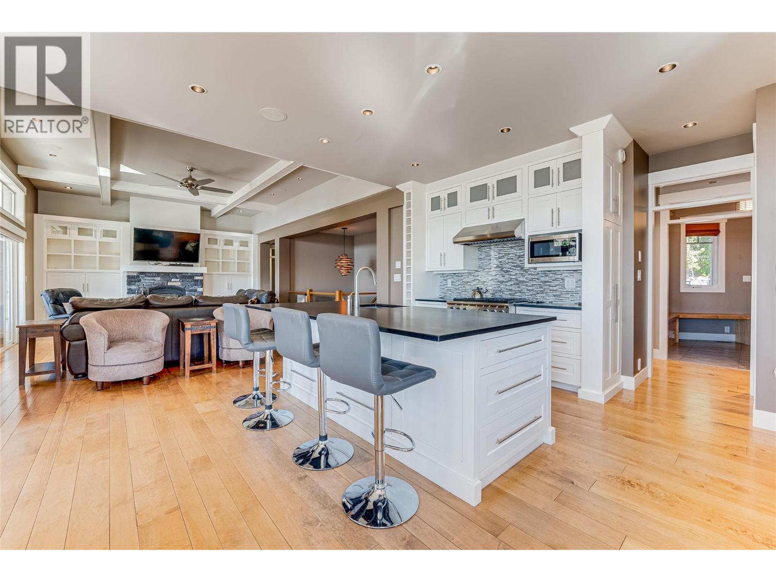 6054 Lynx Drive, Vernon