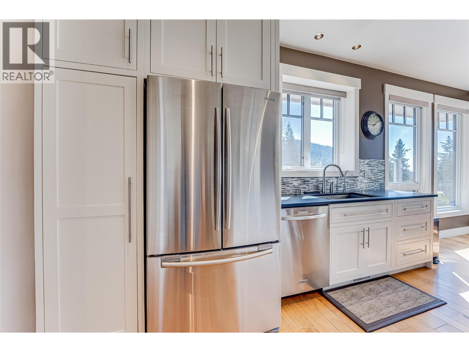 6054 Lynx Drive, Vernon