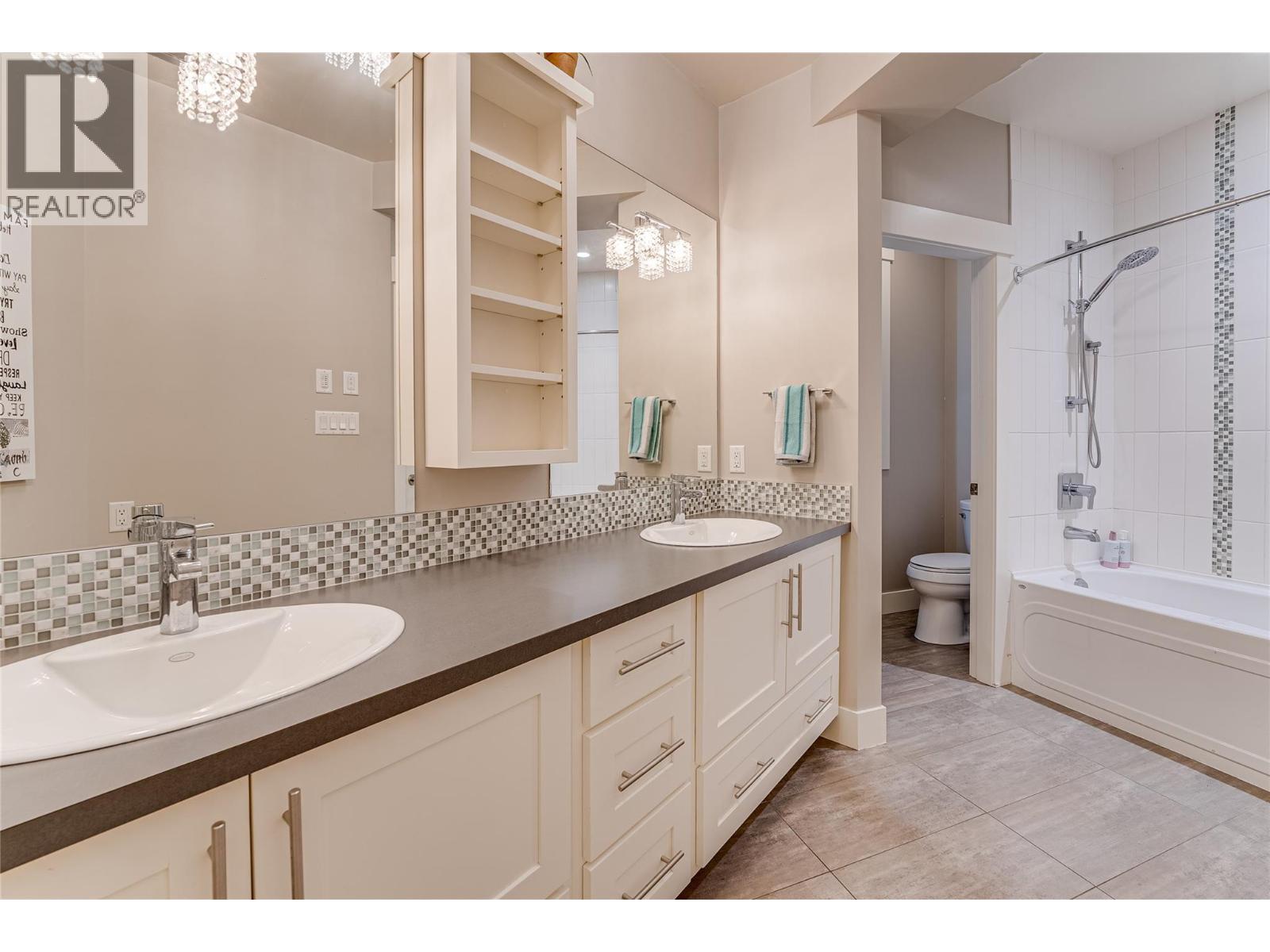 6054 Lynx Drive, Vernon