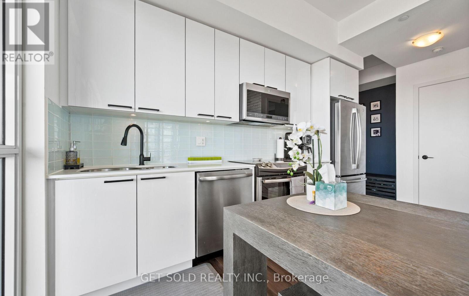#2407 10 PARK LAWN ROAD - 6