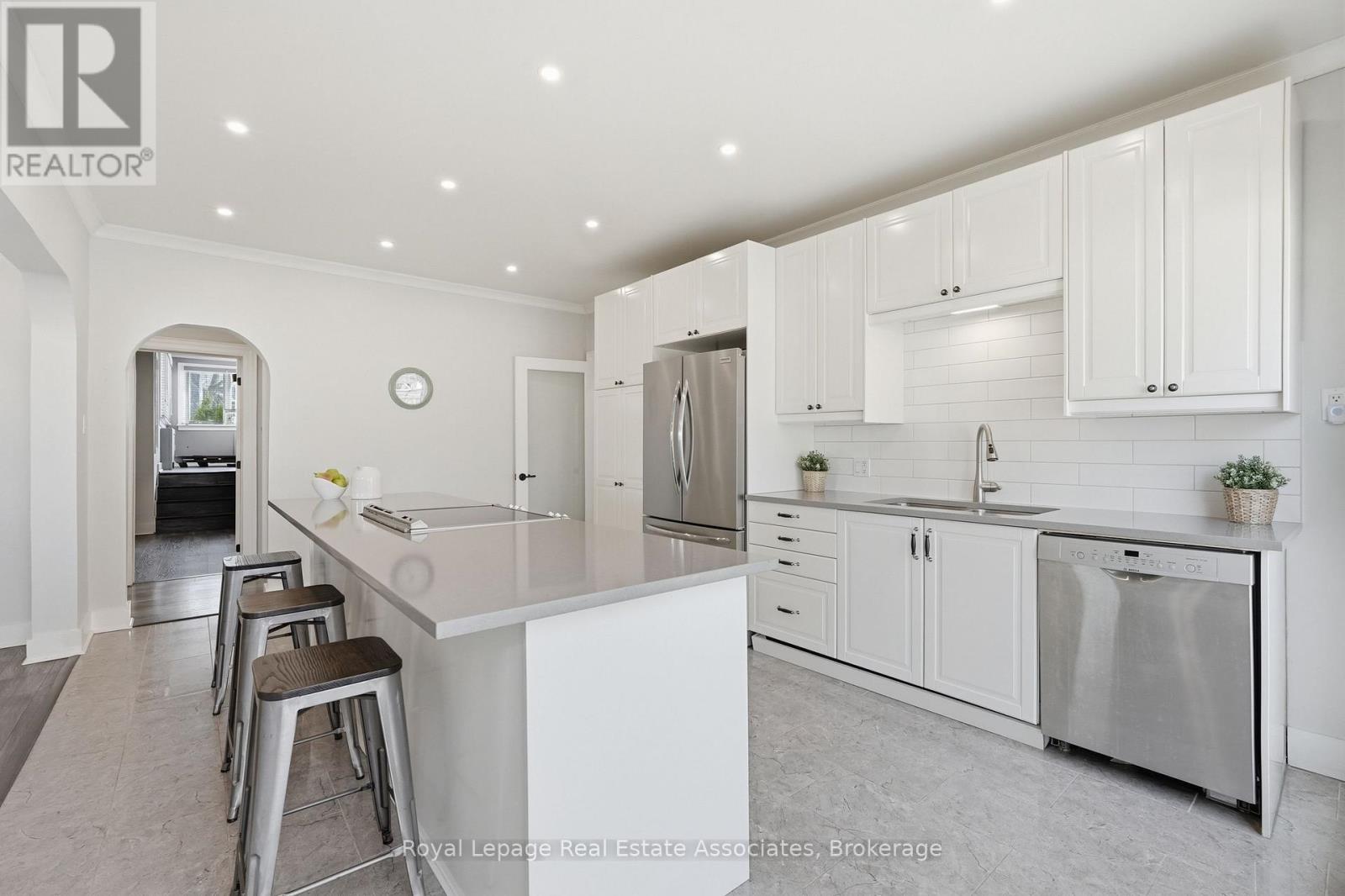 56 KING STREET - 19