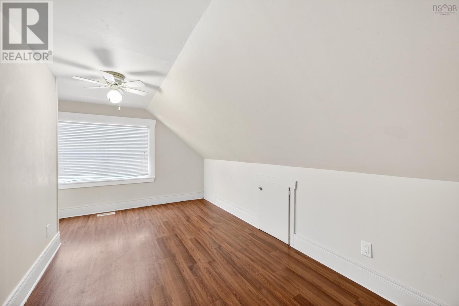 Property 23 of 43 of 116 Macrae Avenue