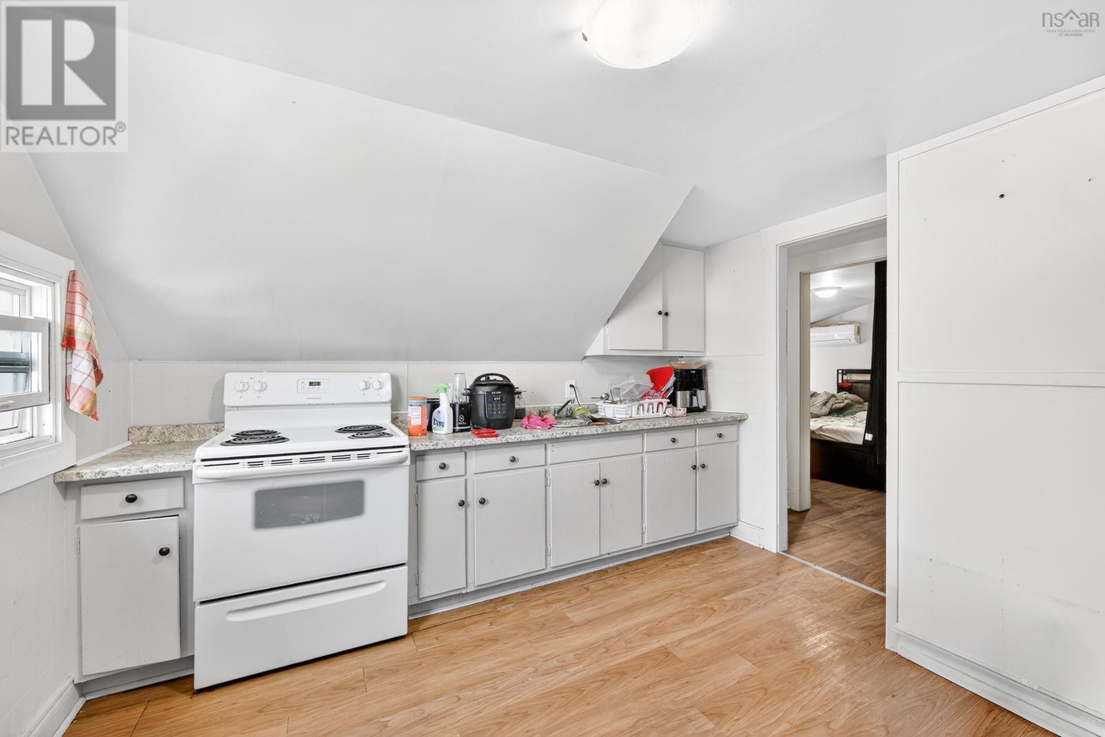 Property 35 of 43 of 116 Macrae Avenue