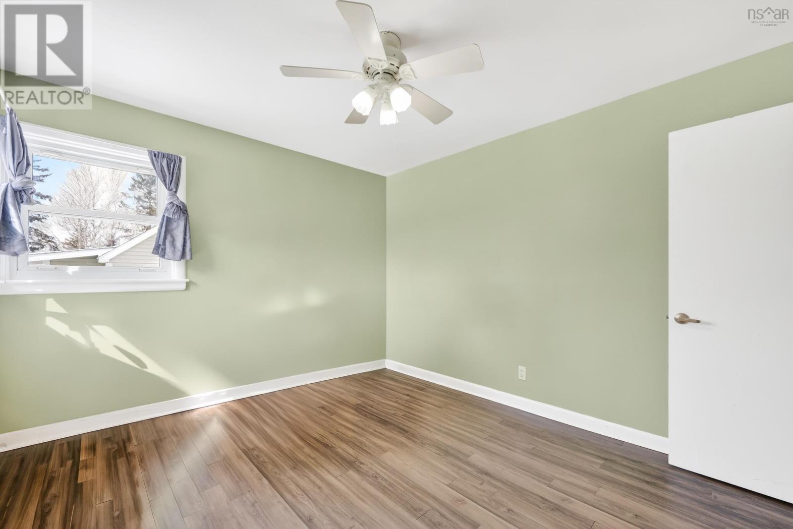 Property 17 of 43 of 116 Macrae Avenue