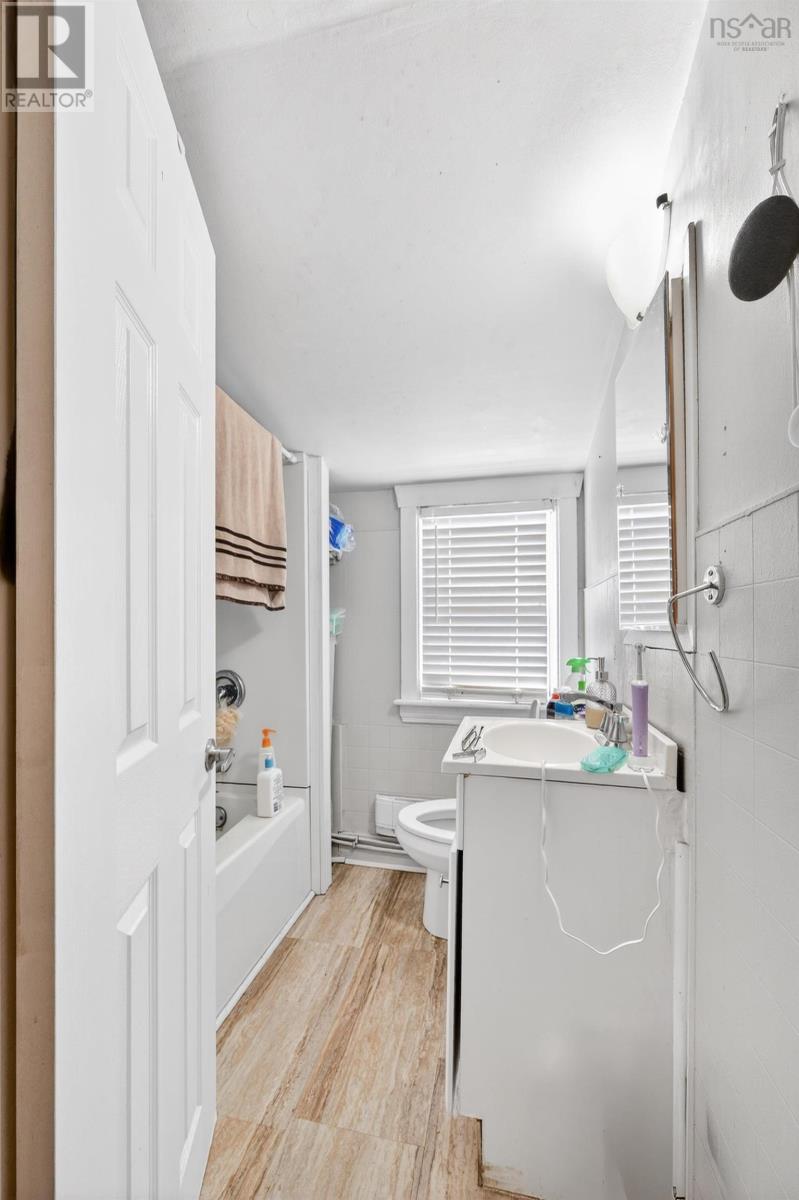 Property 13 of 43 of 116 Macrae Avenue