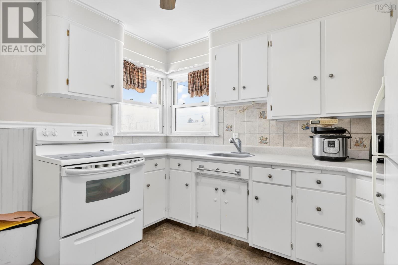 Property 33 of 43 of 116 Macrae Avenue