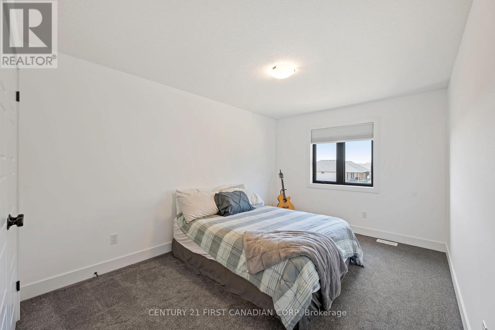 5 HARTLAND CIRCLE — photo 23