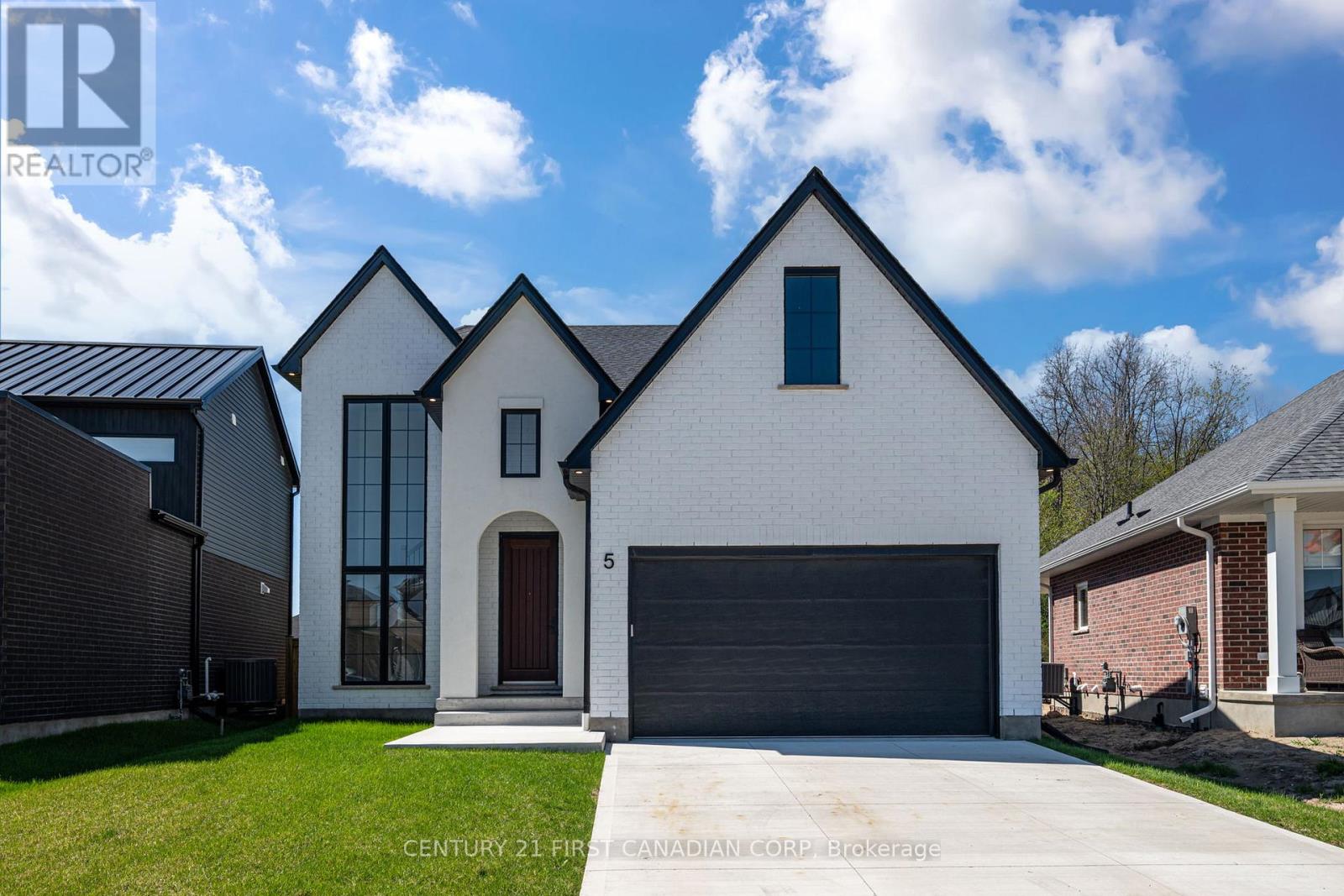 5 HARTLAND CIRCLE — photo 3