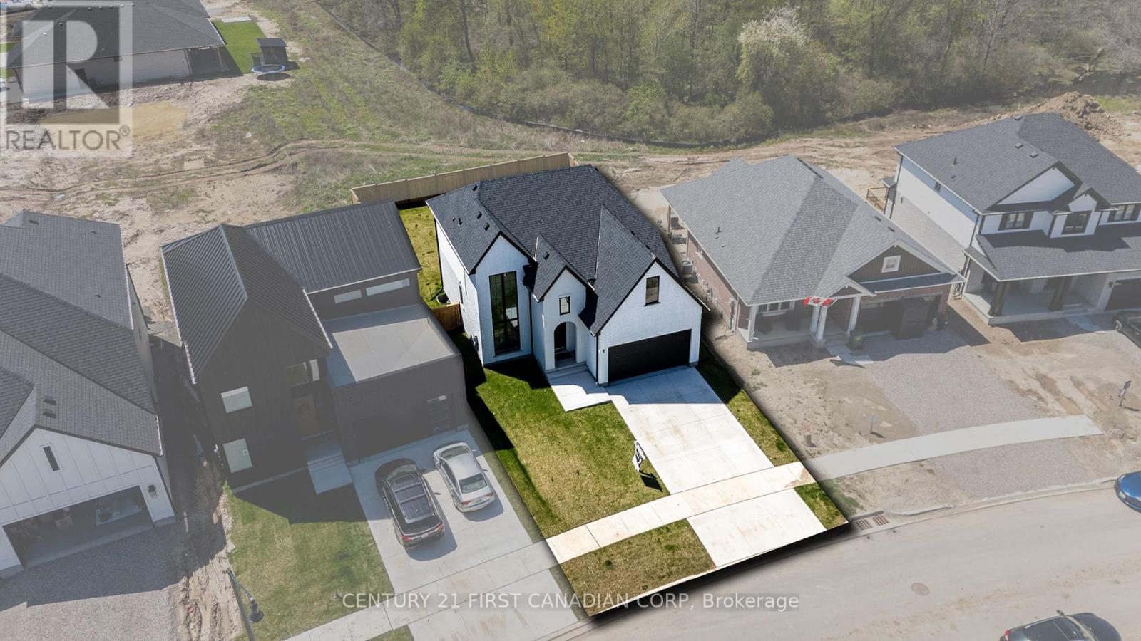 5 HARTLAND CIRCLE — photo 4