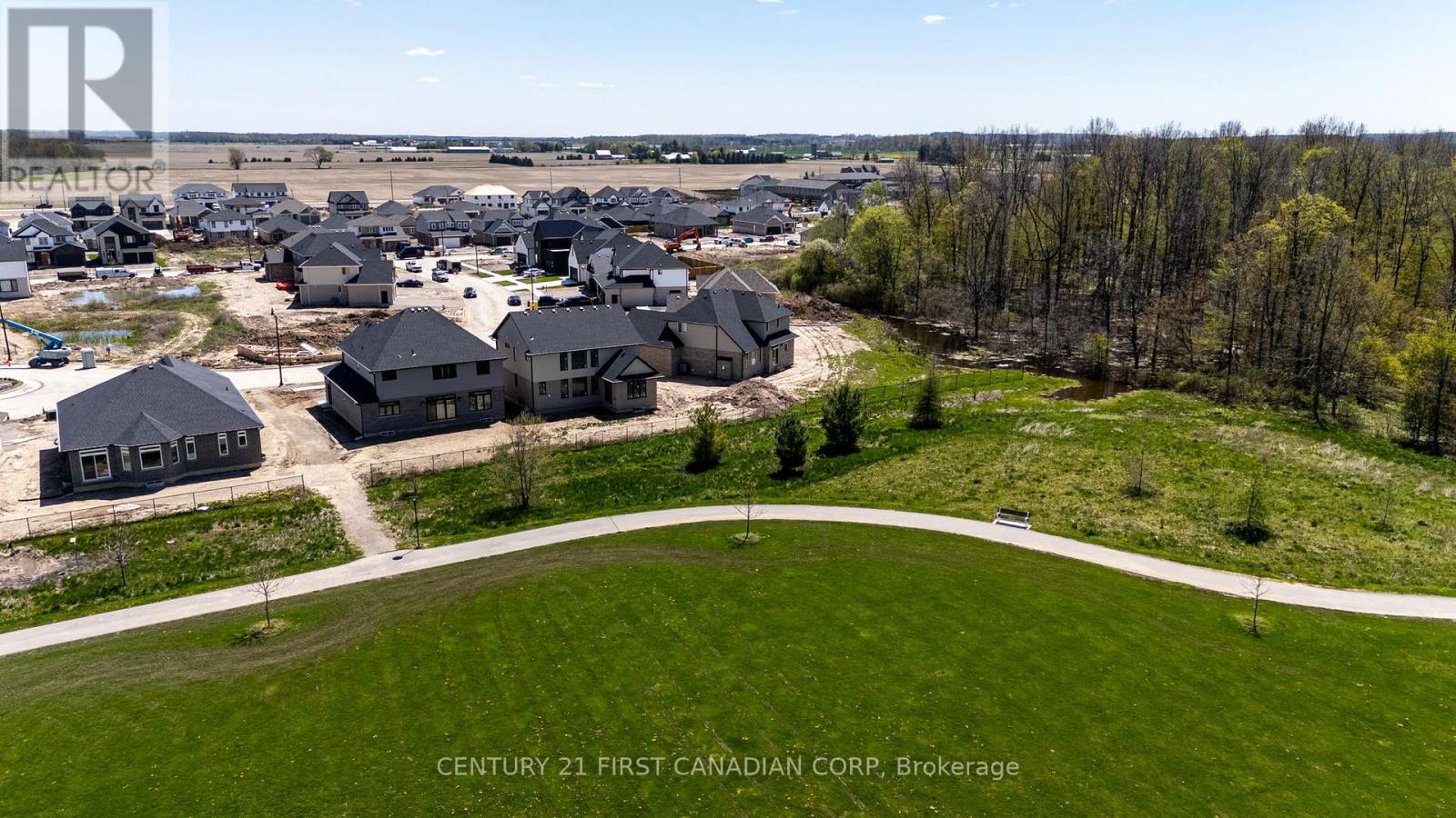 5 HARTLAND CIRCLE — photo 41