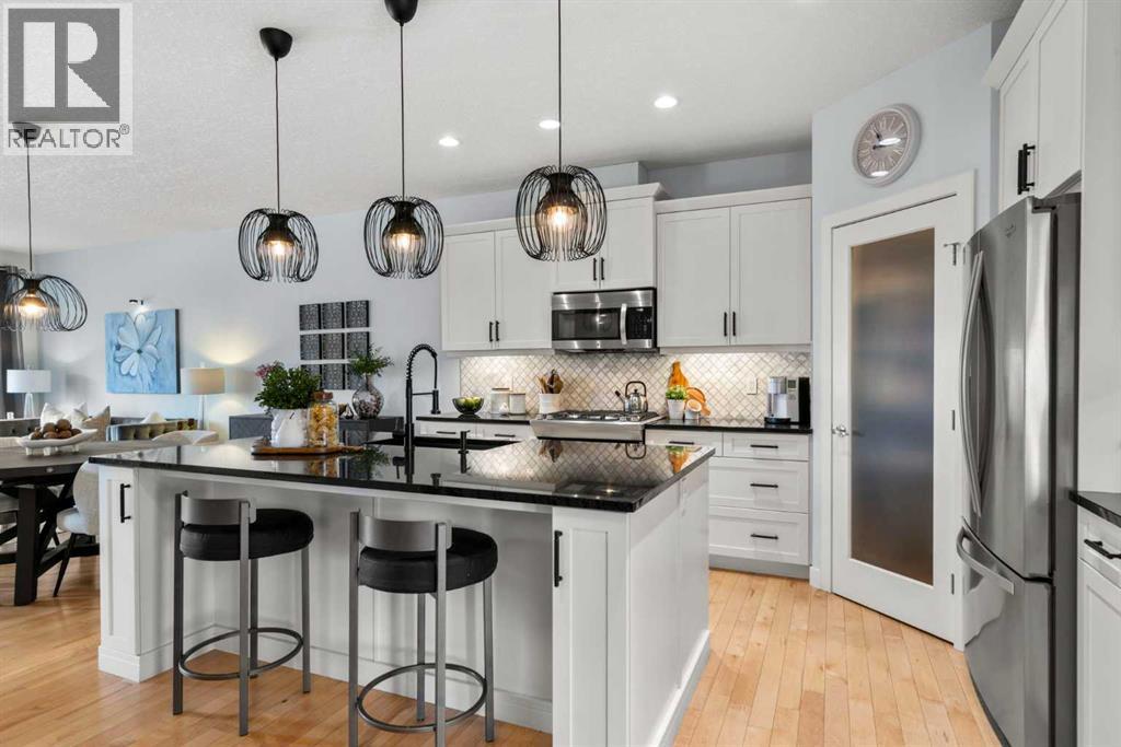 25 Fireside Landing, Cochrane