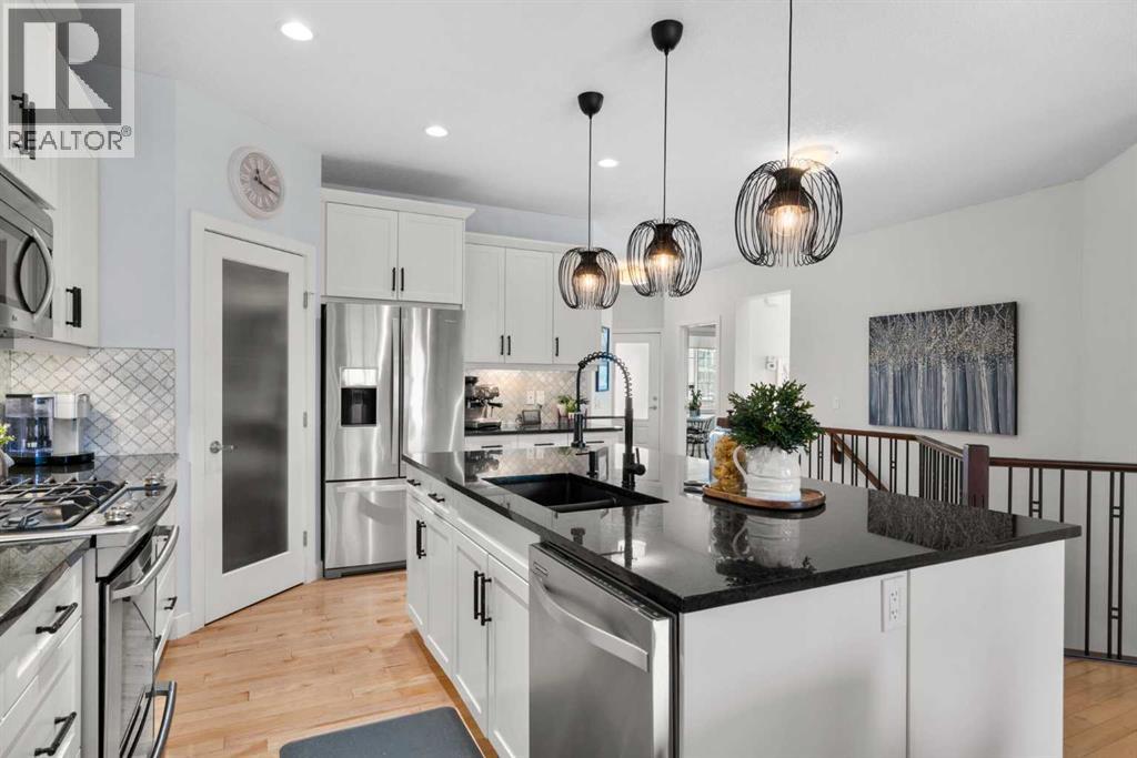 25 Fireside Landing, Cochrane