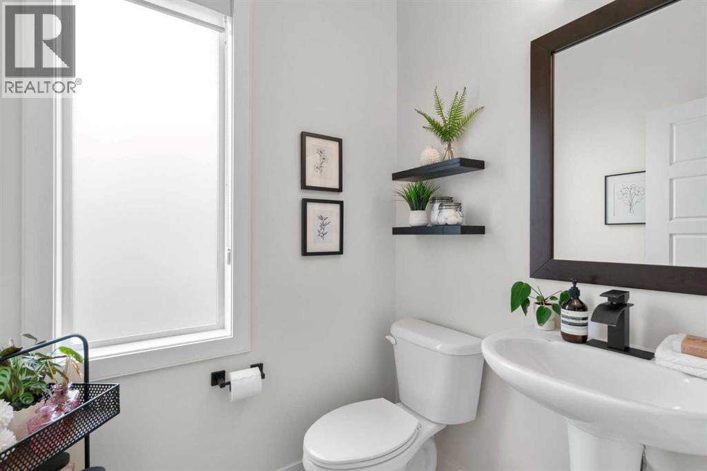 25 Fireside Landing, Cochrane