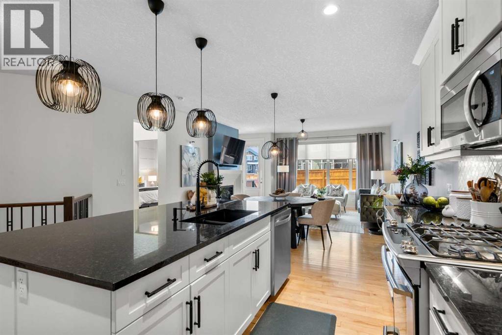 25 Fireside Landing, Cochrane