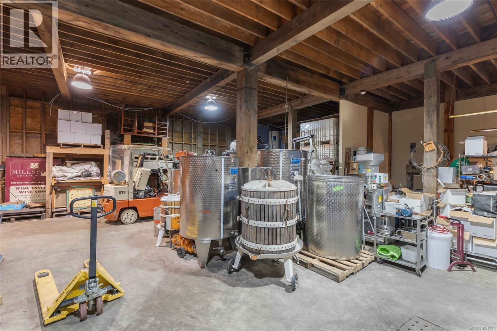 2300 EAST WELLINGTON RD - 34