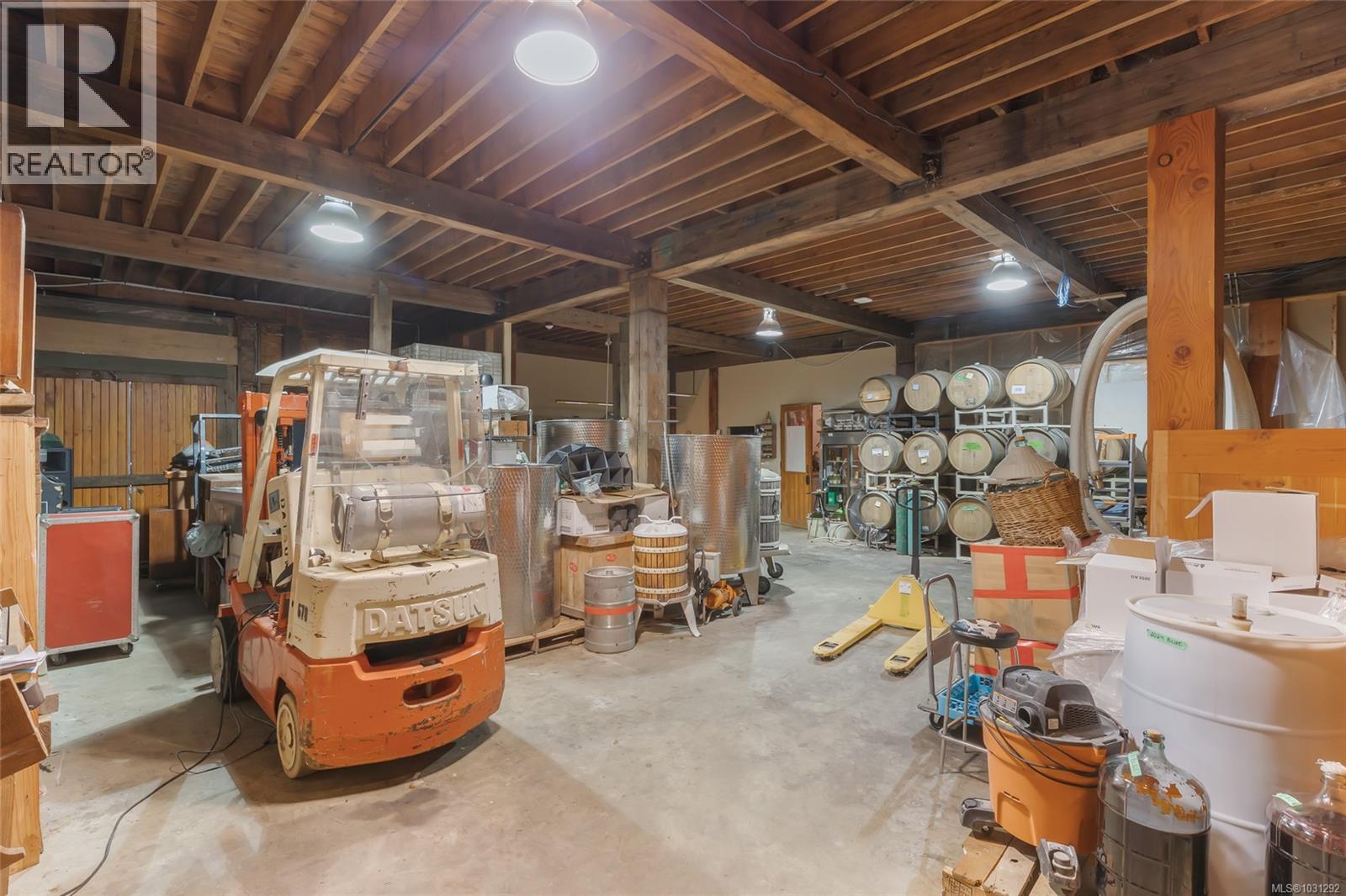 2300 EAST WELLINGTON RD - 35