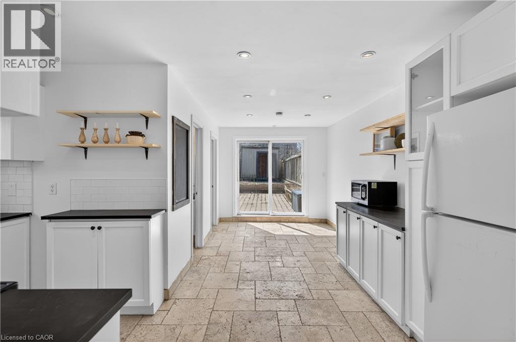 216 ROBERT Street - 14