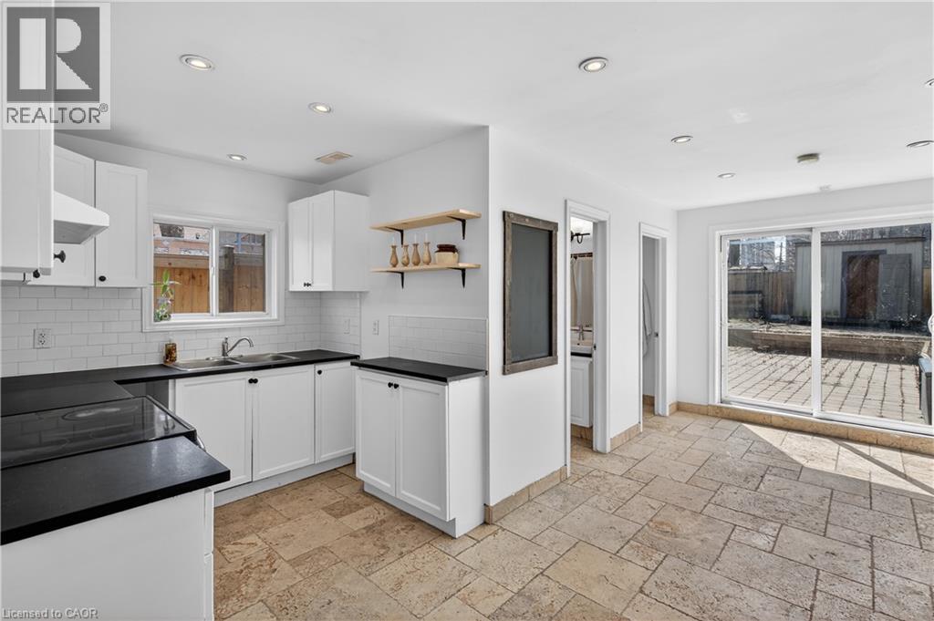 216 ROBERT Street - 15