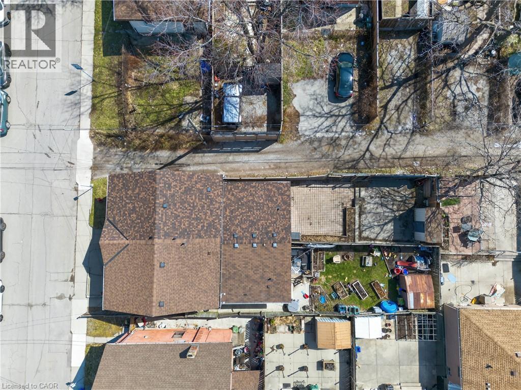 216 ROBERT Street - 42
