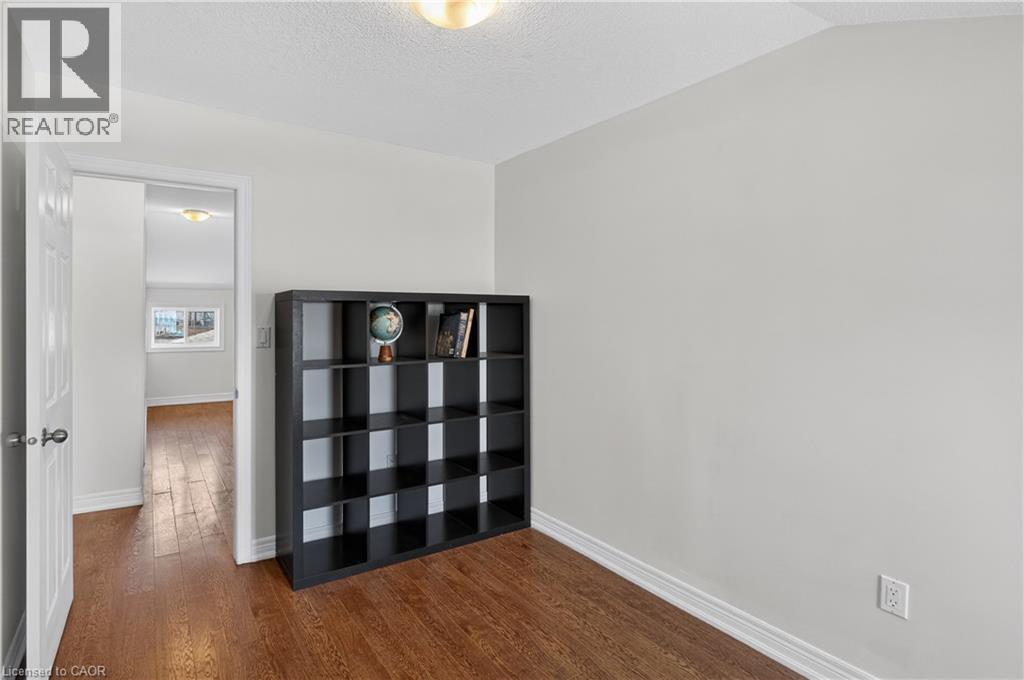 216 ROBERT Street - 34